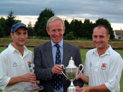 Derek Underwood presenting the trophy at a Clubturf Cup Final