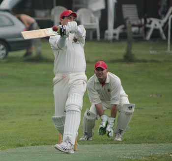 Spain v Isle of Man 2007: Spain's Paul Reid on the attack