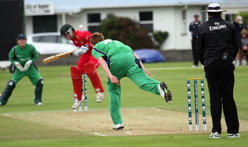 Ireland v Zimbabwe: Craig Young gets the batsman in a tangle (© CricketEurope)