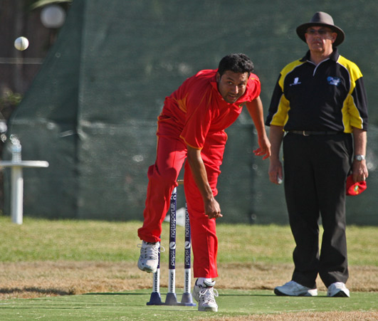 Spain v Portugal 2012: Talat Ali bowling